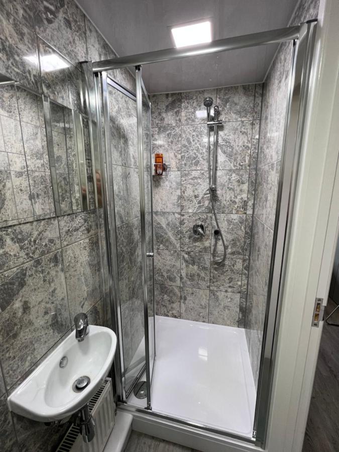 Apartament Studio In Private House Near Central Milton Keynes Zewnętrze zdjęcie
